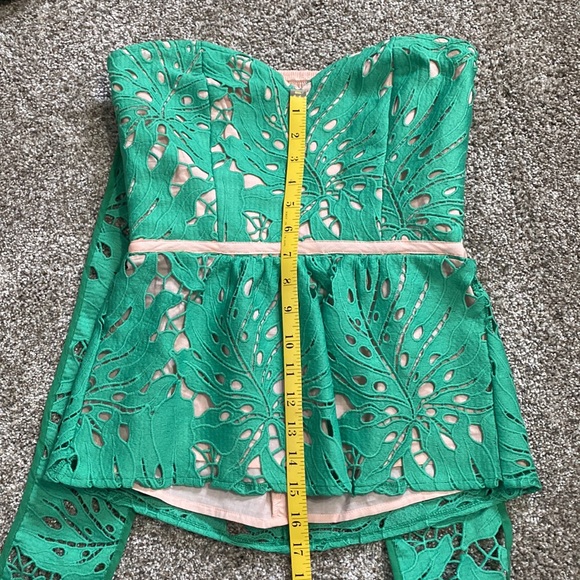 Judith March PALM PARADISE CROCHET PEPLUM TOP - Picture 8 of 10